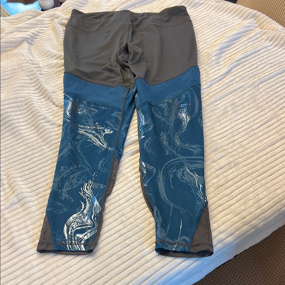 Gray and Blue Patterned Leggings